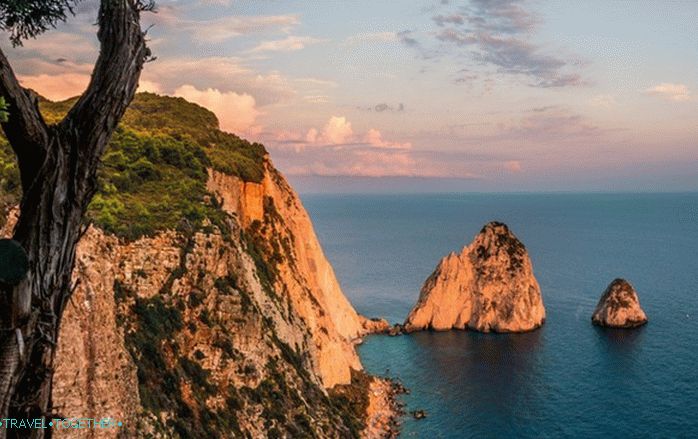 10 grčkih mjesta s najromantičnijim zalascima sunca