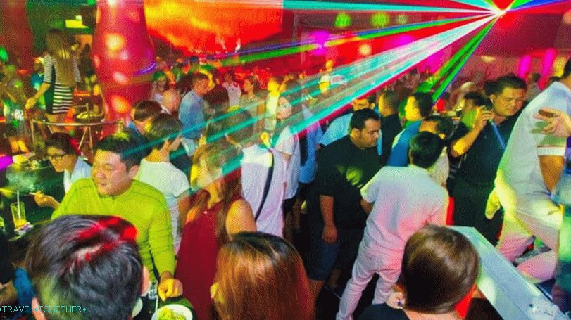 Mix noćnih klubova u Pattayi