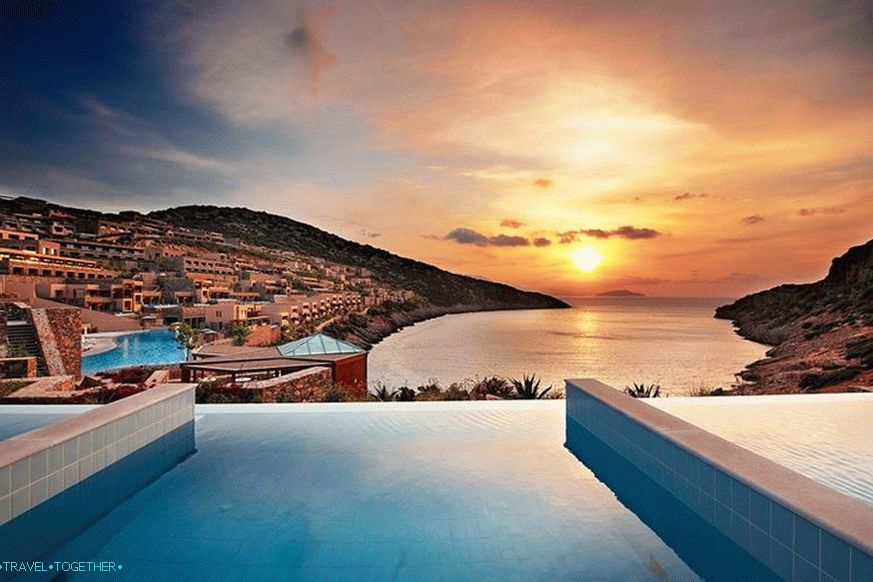 12 grčkih hotela s impresivnim panoramskim bazenima