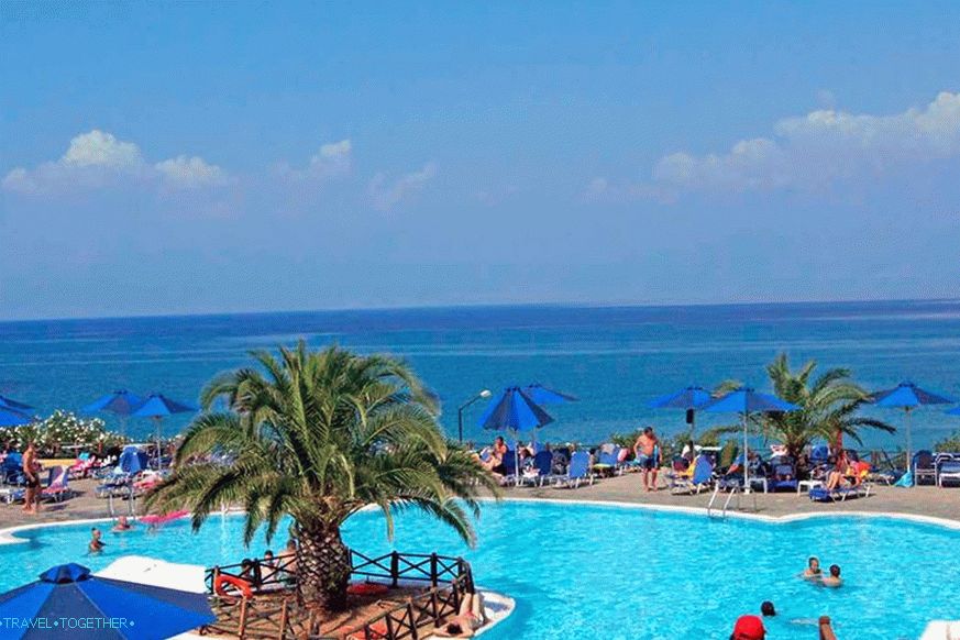 12 grčkih hotela s impresivnim panoramskim bazenima