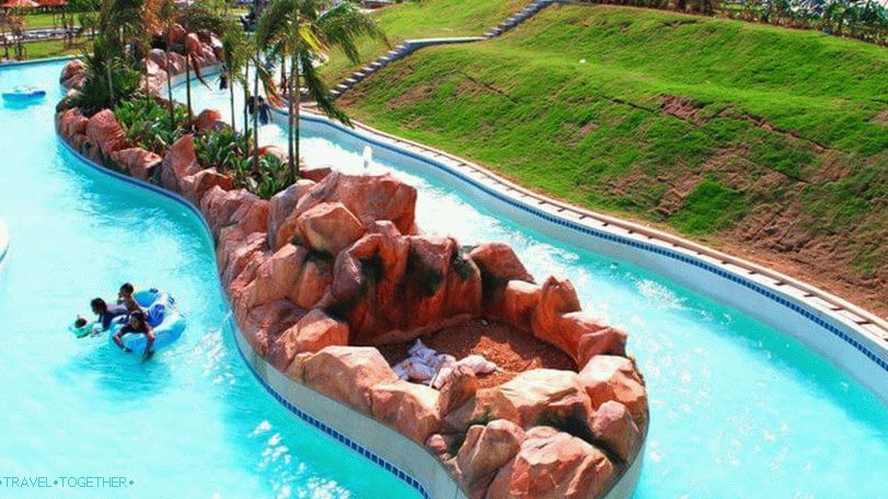 Lazy River Lazy Wavy River u vodenom parku Ramayana Pattaya