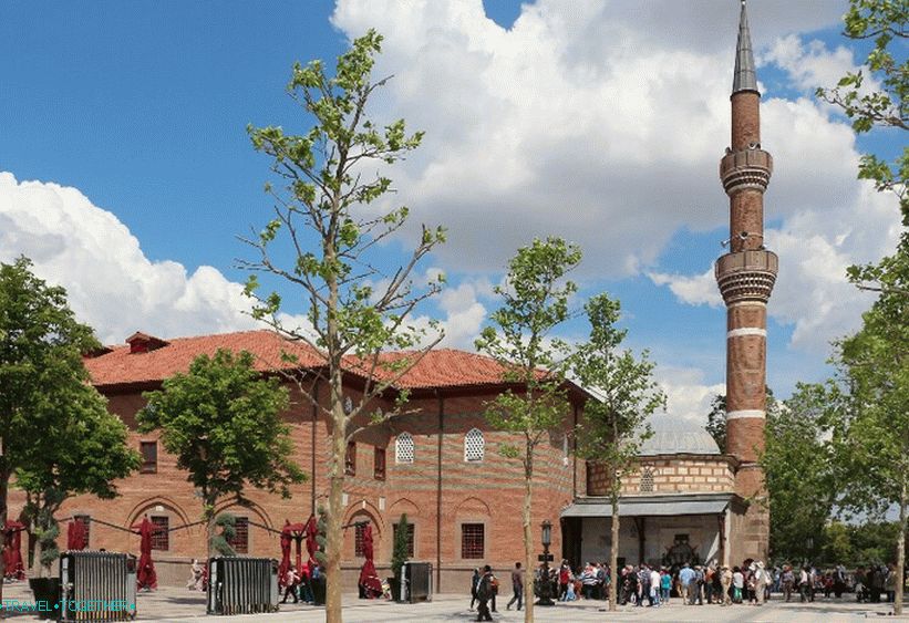 Haji Bayram džamija