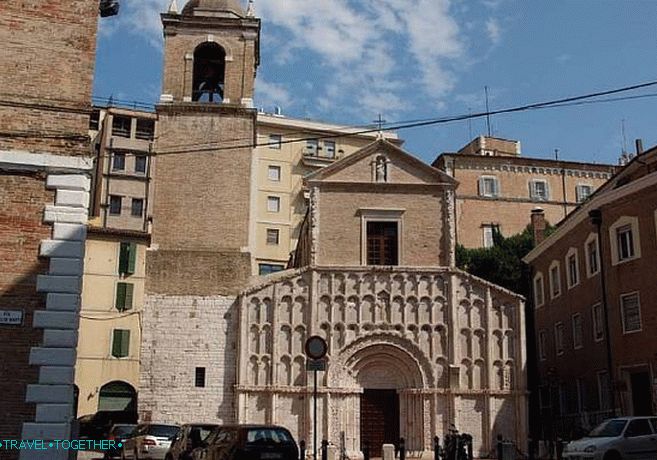 Crkva Santa Maria della Piazza u Anconi