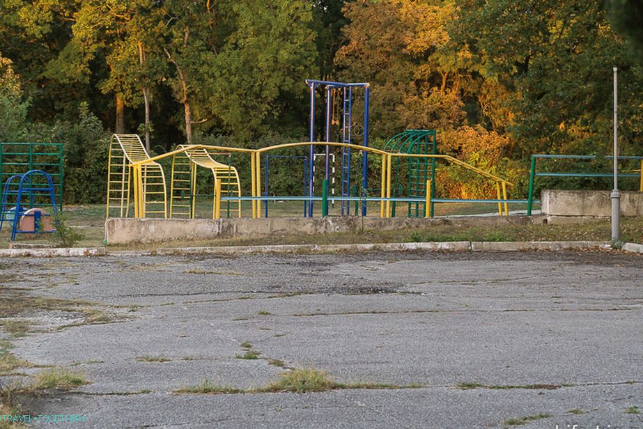 Dječje igralište u blizini kampa