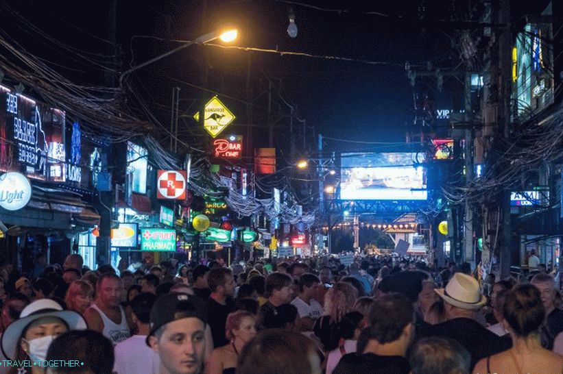 Noć se mijenja u uličnoj ulici