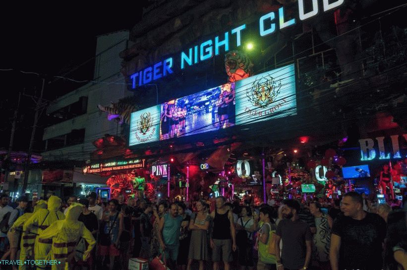 Bangla Road u Phuketu - ulica u Patongu s klubovima i prostitutkama