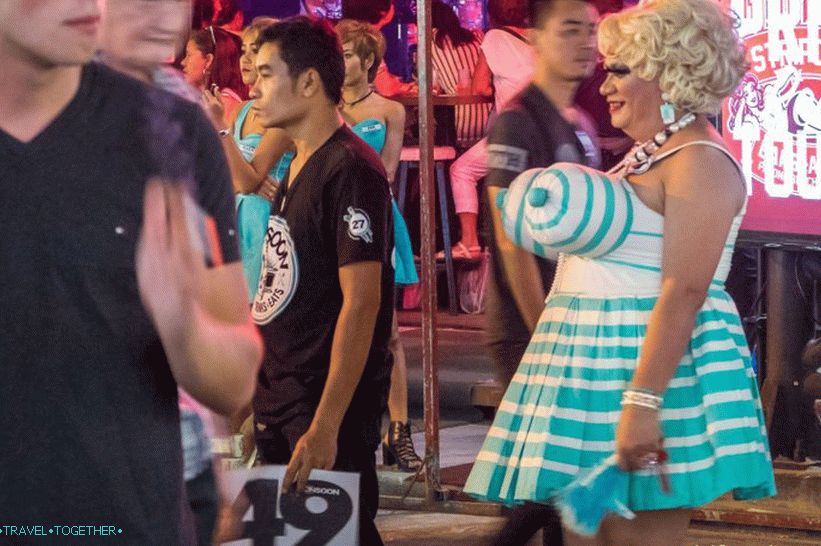 Bangla Road u Phuketu - ulica u Patongu s klubovima i prostitutkama