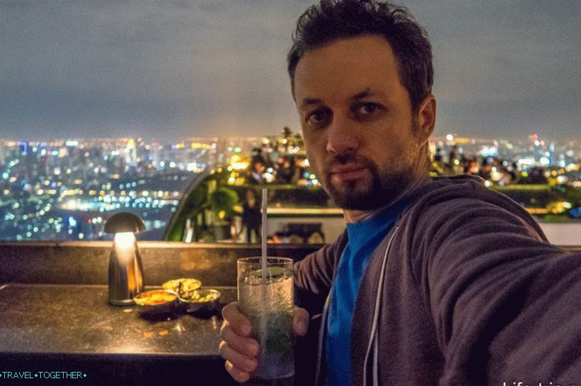 Naručio sam mojito i uživao u pogledu na Bangkok