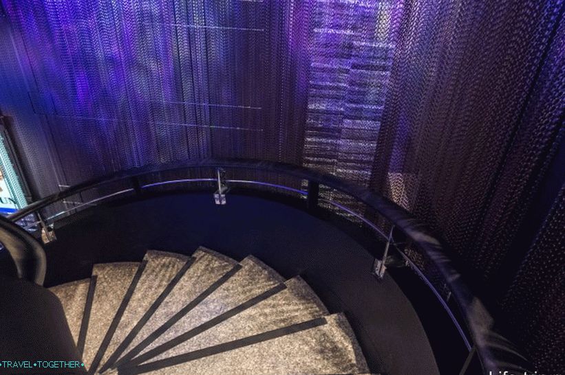 Nakon spiralnog stubišta dizala do vrha