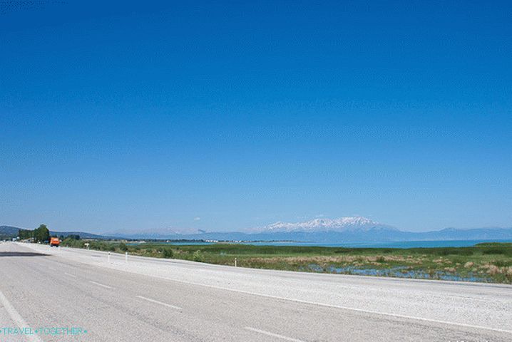 Cesta uz jezero Beyşehir.