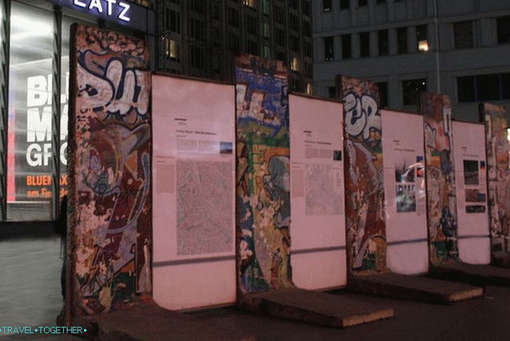 Fragmenti Berlinskog zida na Potsdamer Platzu