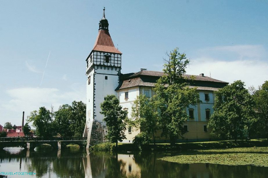 Vodeni dvorac u Blatni