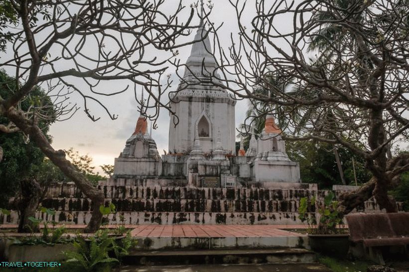 Budistički hram Phu Kha Noi na Phanganu - najstariji na otoku