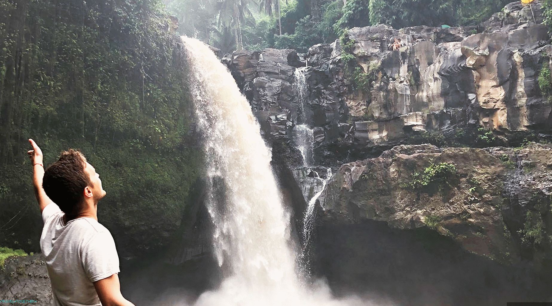 Tegenungan Falls