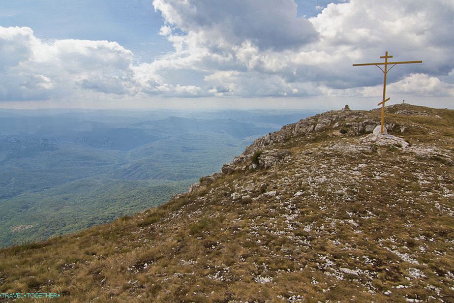 Planina Eklizi-Burun i križ na njoj