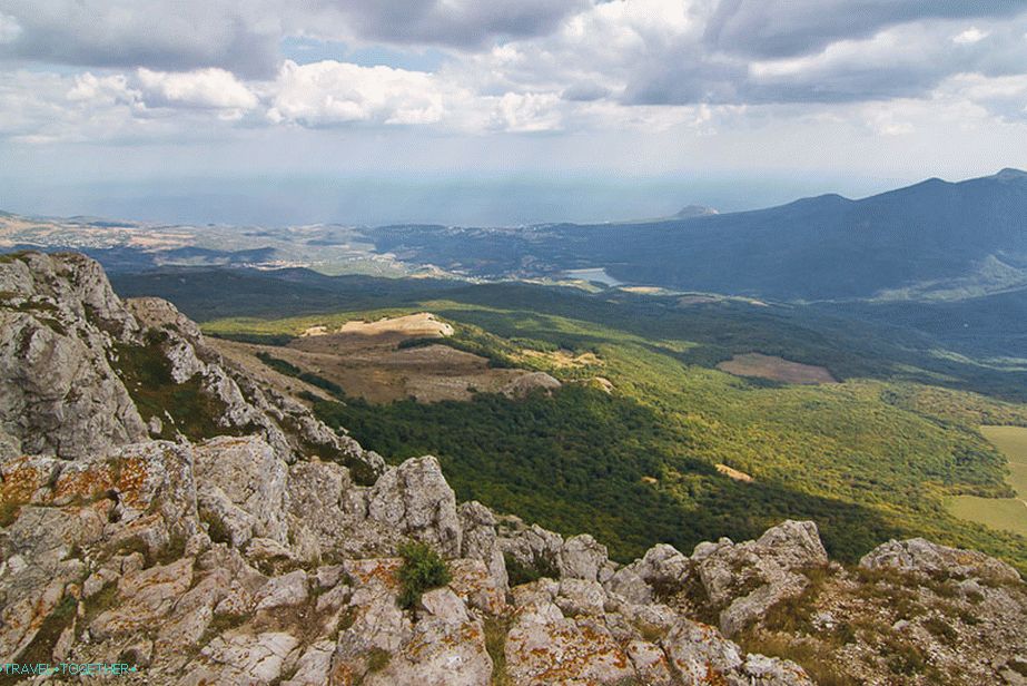 Pogled iz Eklizija-Buruna na stranu Alušte