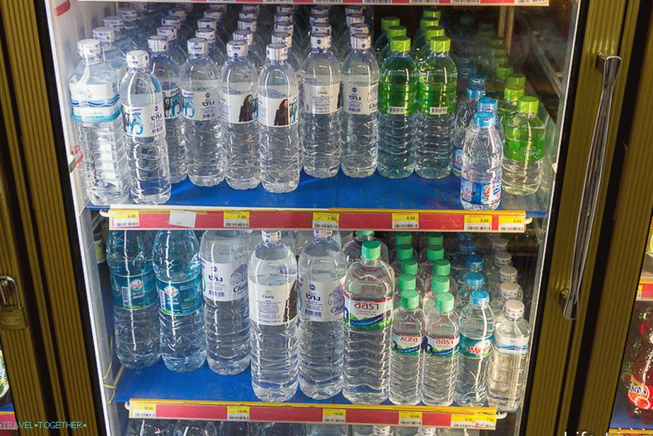 Obična voda, blizu hladnjaka s pivom