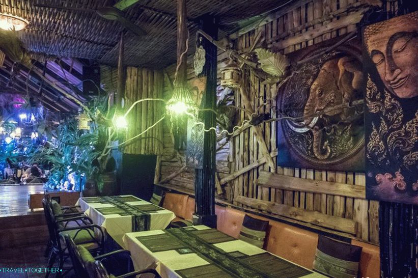 Tajlandski civilni restoran - tajlandska hrana u Ao Nangu