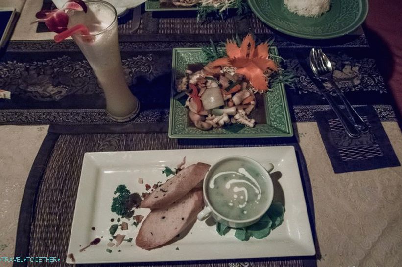Tajlandski civilni restoran - tajlandska hrana u Ao Nangu