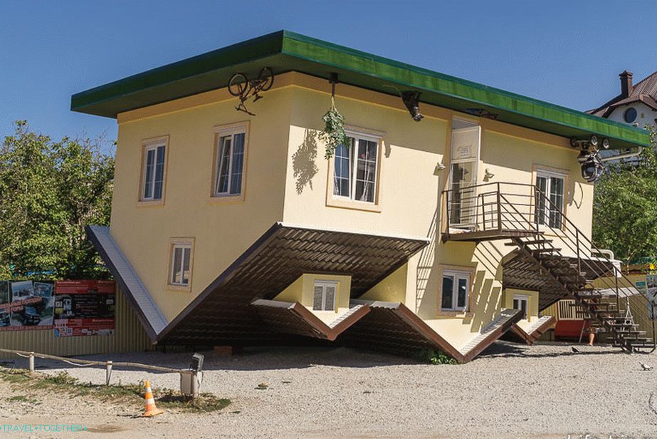 Kuća naopako u Kabardinki