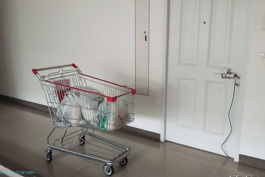 U Bangkoku, od ulaza vozio sam se kolima do stana