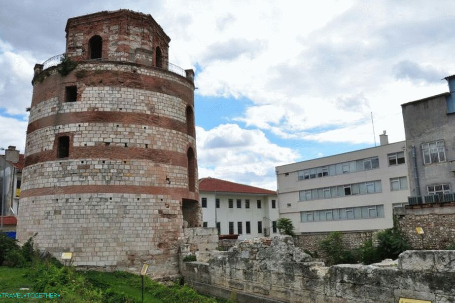 Makedonski toranj