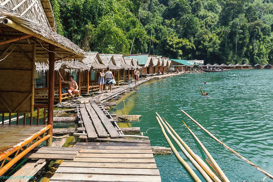 Bungalov na jezeru Cheo Lan