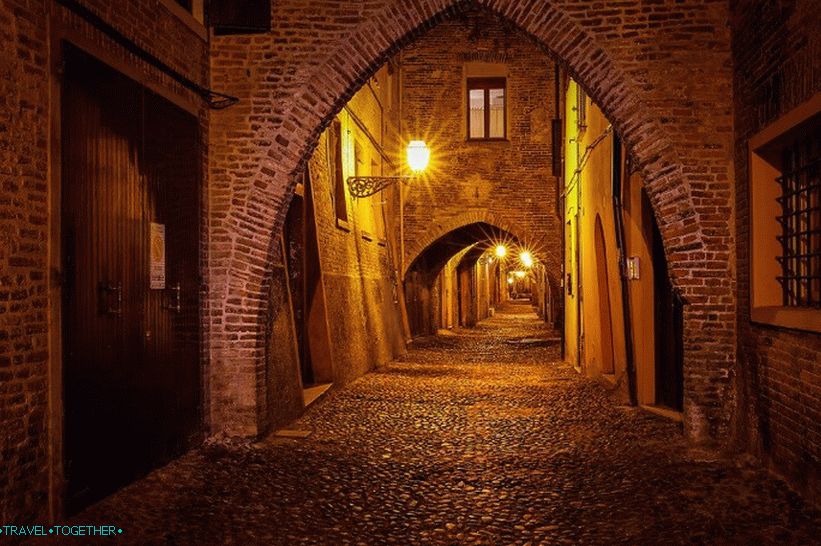 Ferrara noću