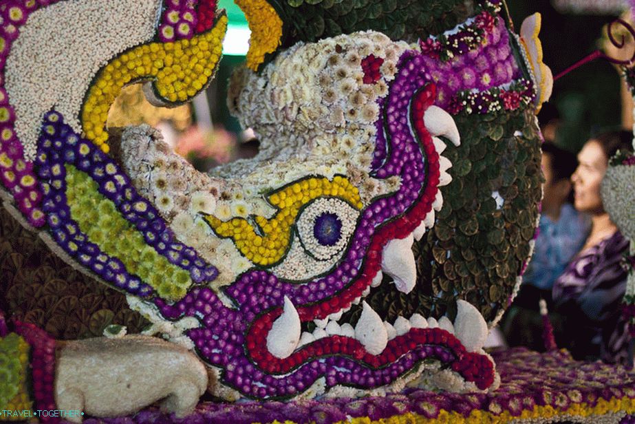 Festival cvijeća u Chiang Maiu, cvjetne figure