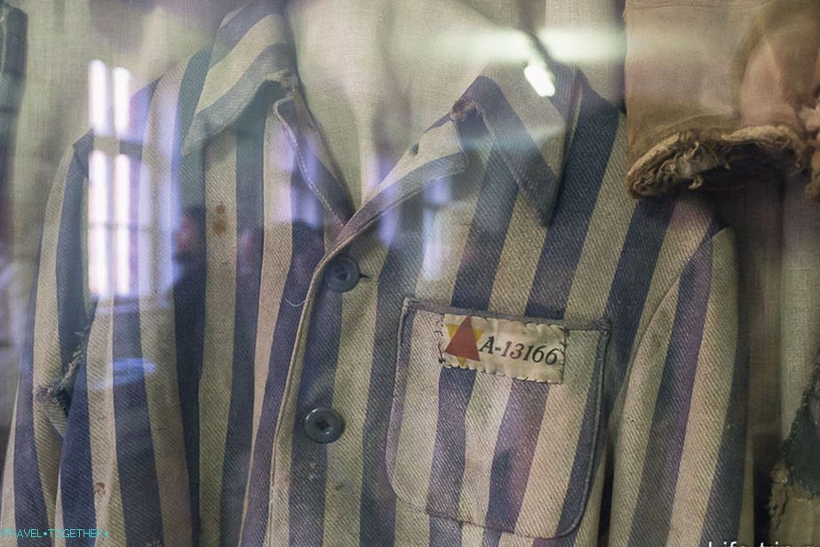 Odjeća zatvorenika u Auschwitzu