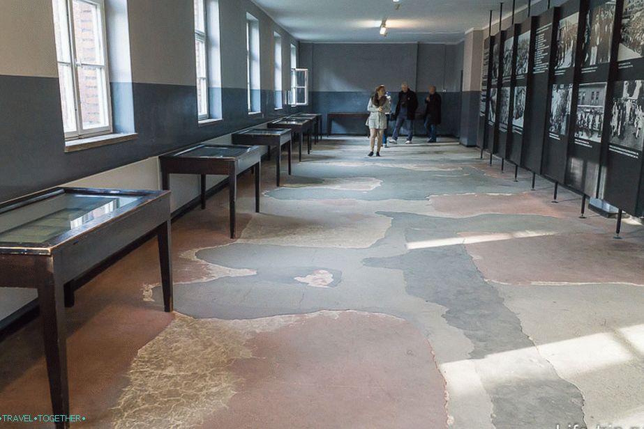 Pod i stepenice u blokovima su zdrobljene
