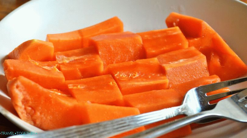 Papaya narezana na kriške