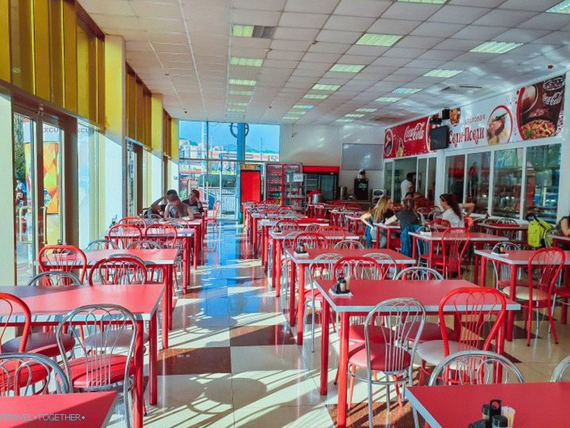 Dining Seli-poeli u Adleru