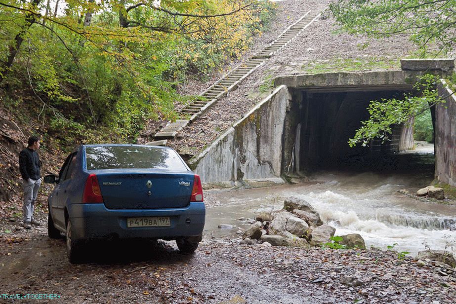 Do svakog tunela ne može doći običnim automobilom