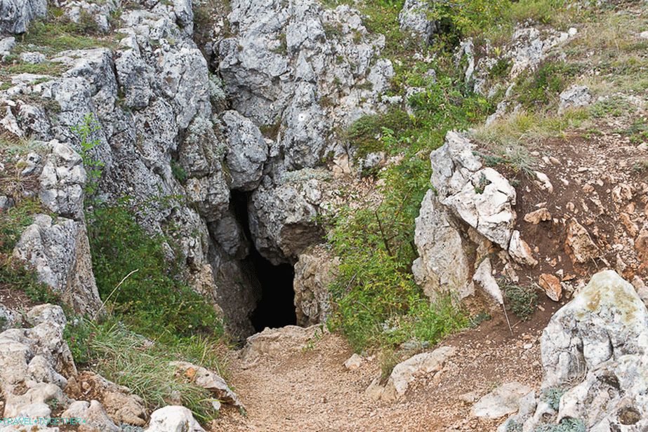 Ulaz u špilju Terpi Koba