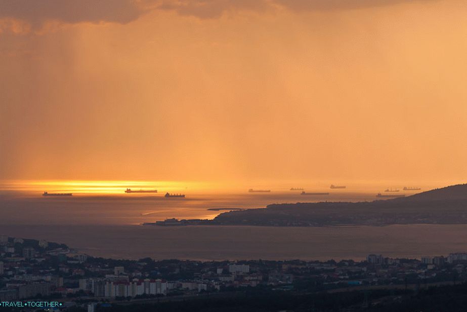 Zalazak sunca iznad zaljeva Gelendzhik