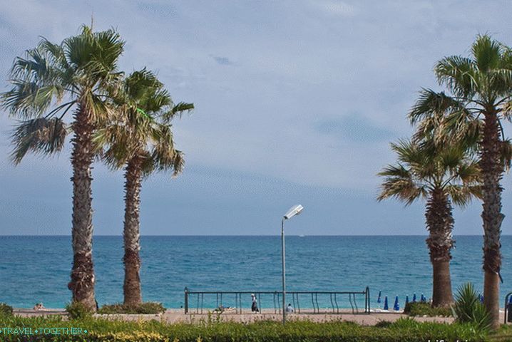 Antalya grad. Pogled iz kuće na obali.