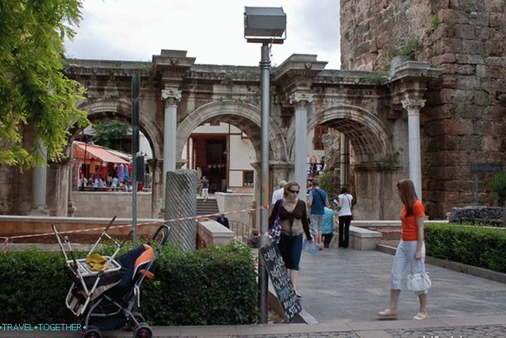 Hadrianova vrata. Antalya City.