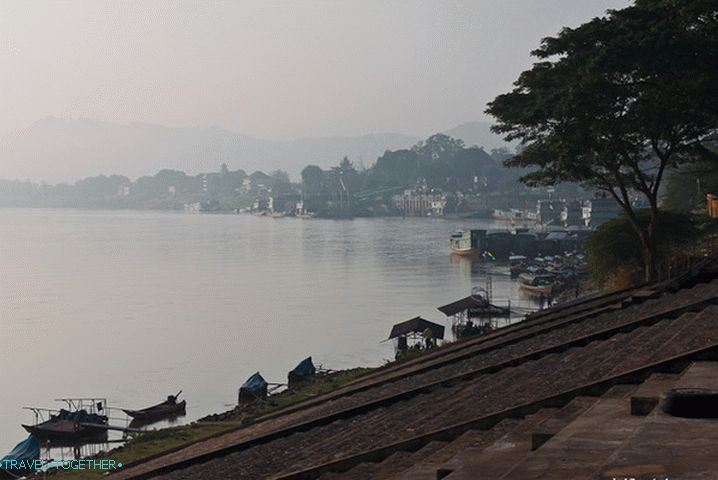 Rijeka Mekong u Chiang Saenu rano ujutro