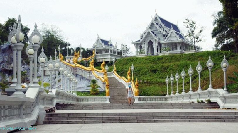 Hram Wat Kaew Korawaram u gradu Krabiju