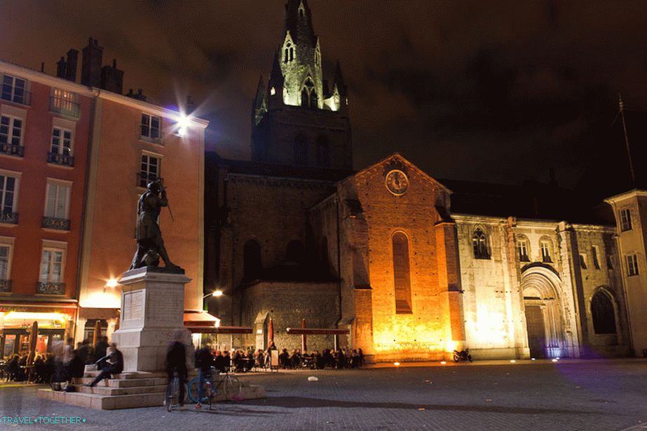 Noć Grenoble