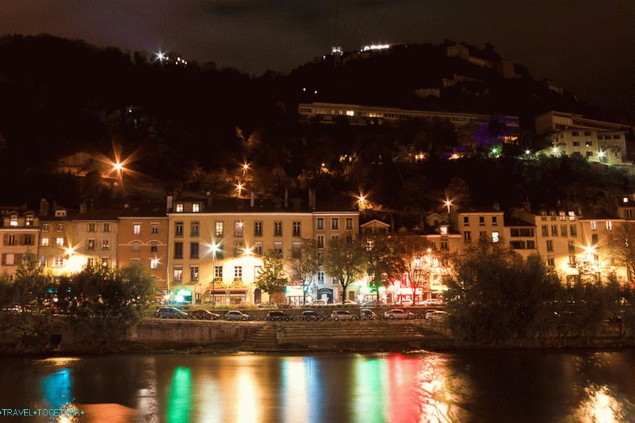 Grenoble noću