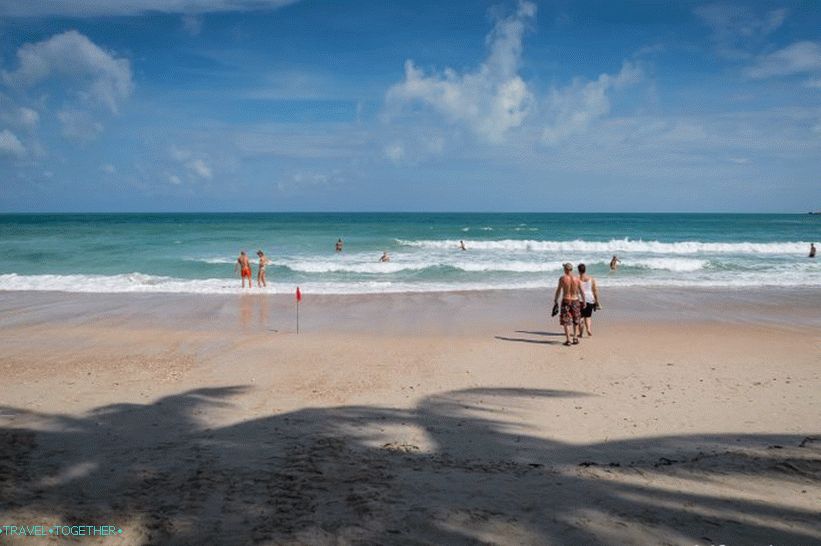 Za kupanje i odmor na plaži, mali Khadrin odgovara više od toga.
