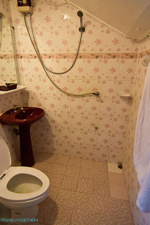 Tipična kupaonica s toplom vodom