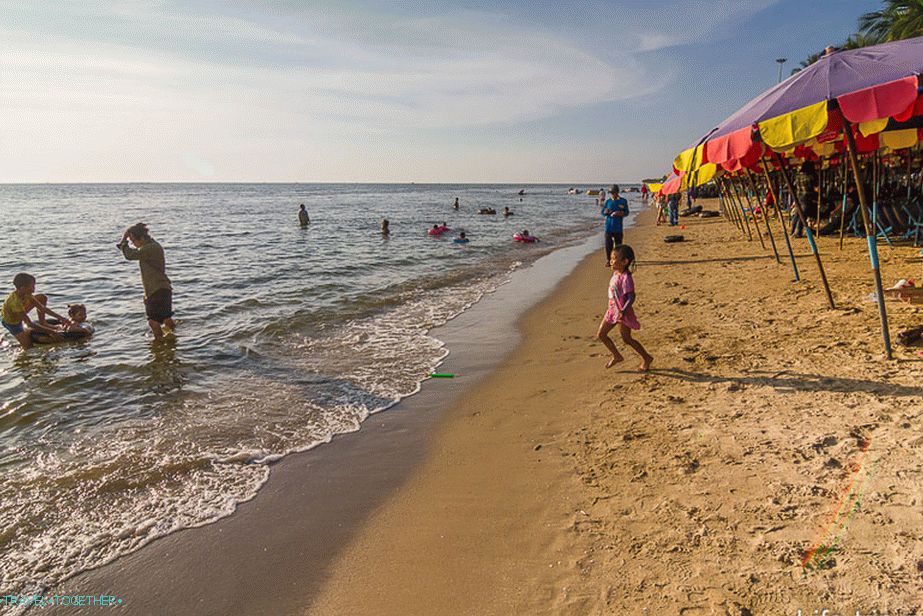 Zapravo, sama plaža je u Bang Saenu