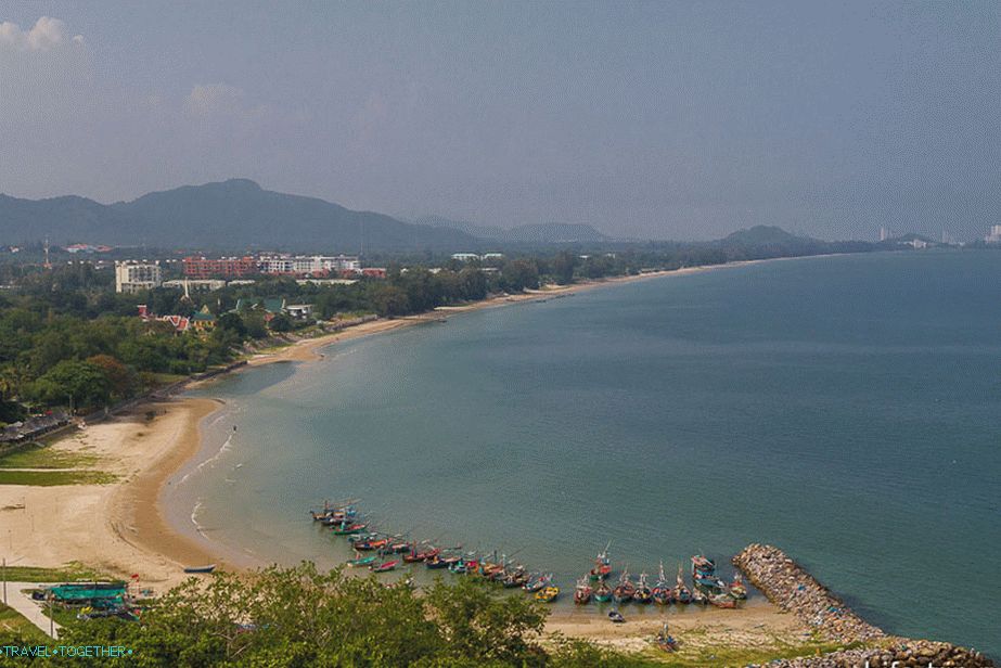 Plaža Khao Tao savršeno je vidljiva odavde.