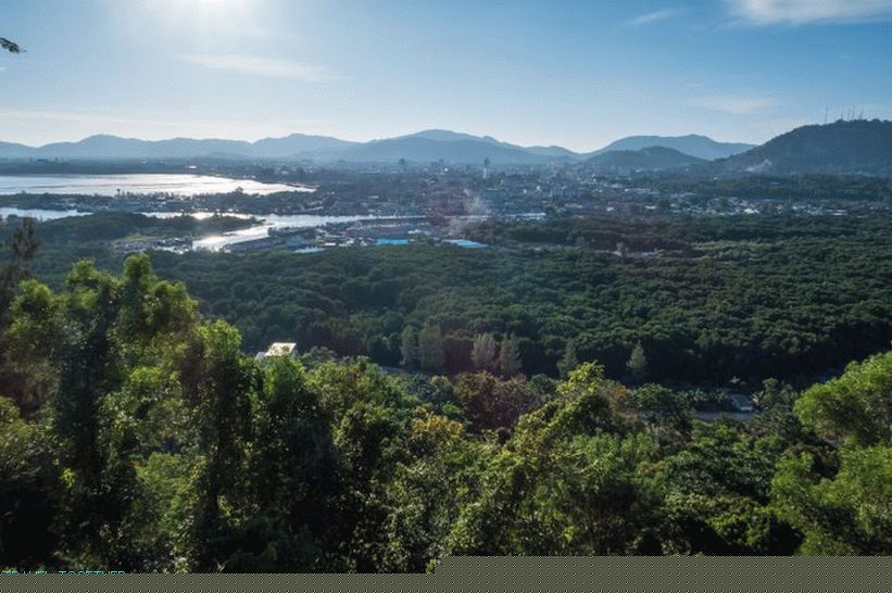 Hram Wat Si Rey (Wat Si Rea) u Phuketu - s velikim kamenom i pogledom