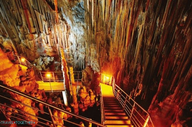 Kastania Cave