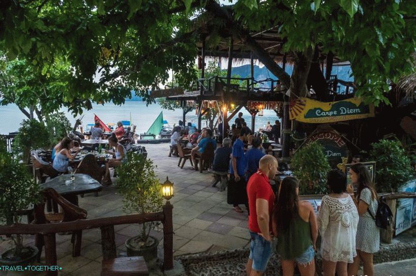 Cafe Carpe Diem na otoku Phi Phi i večernji show vatre