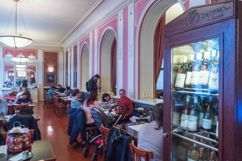 Cafe Louvre - mjesto za kulturni doručak u Pragu